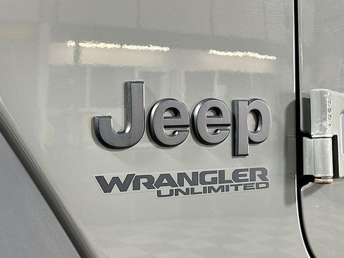 Used 2021 Jeep Wrangler Unlimited Sport AWD/4WD image 35