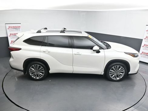 Used 2021 Toyota Highlander Platinum image 40