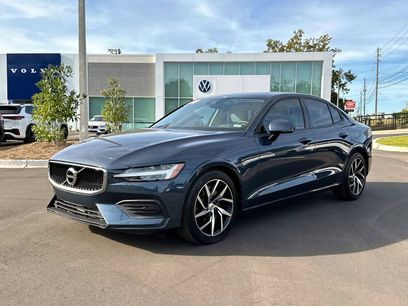 Used 2019 Volvo S60 T6 Momentum w/ Premium Package