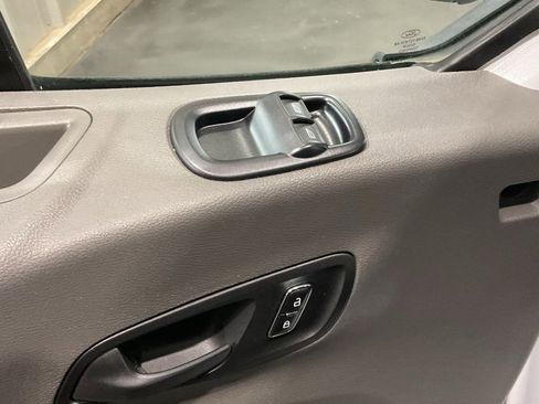 Used 2023 Ford Transit 350 XLT image 7