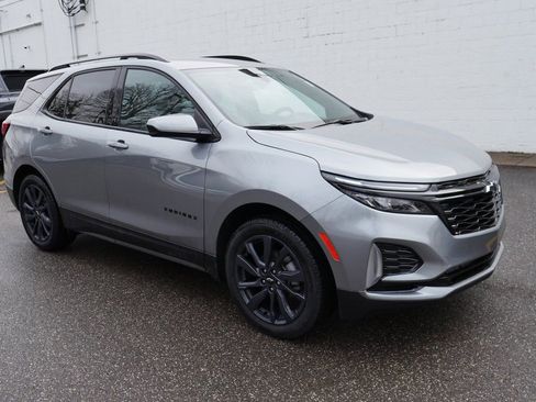 Used 2024 Chevrolet Equinox RS image 2