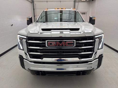 New 2026 GMC Sierra 2500 SLT w/ SLT Premium Package AWD/4WD image 2