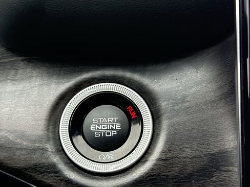 Used 2023 Jeep Grand Cherokee Overland image 16