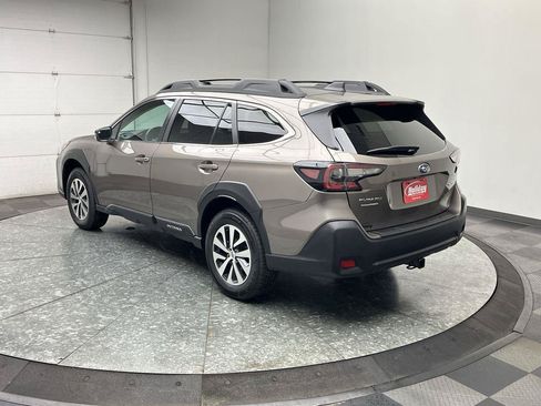 Used 2023 Subaru Outback Premium w/ Popular Package #1 AWD/4WD image 2