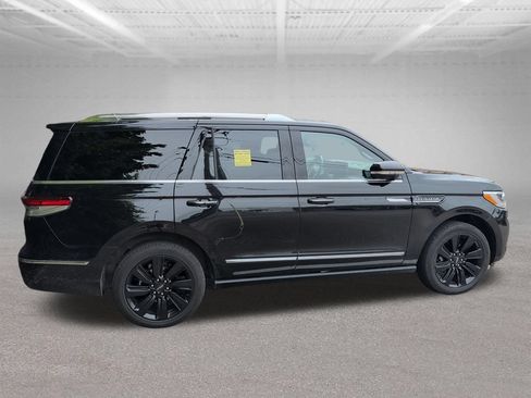 Used 2023 Lincoln Navigator Reserve AWD/4WD image 17