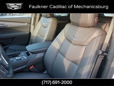 New 2026 Cadillac XT5 Luxury image 17