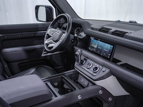 Used 2023 Land Rover Defender 110 X-Dynamic SE image 14