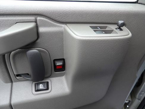 Used 2023 GMC Savana 2500 w/ Driver Convenience Package RWD image 15