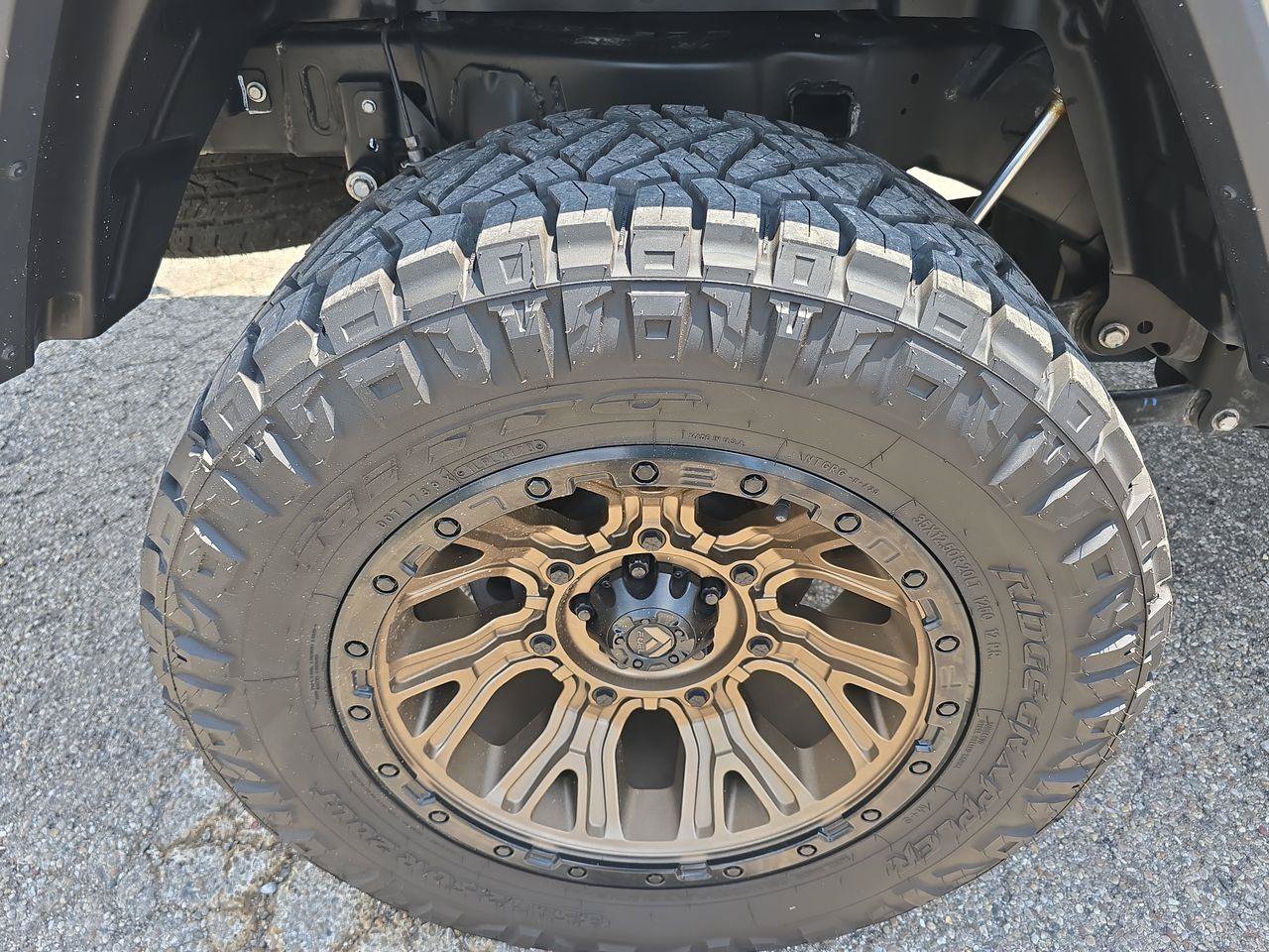 Used 2020 Jeep Gladiator Sport w/ Quick Order Package 24S AWD/4WD image 17