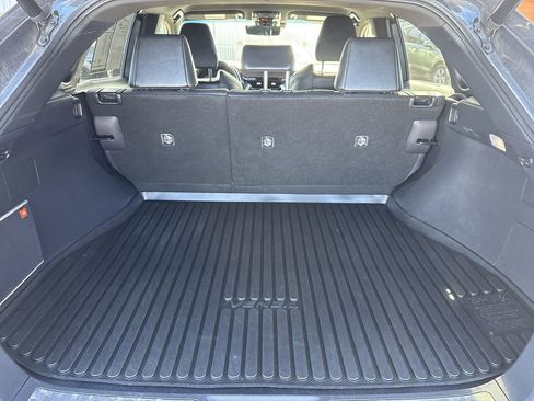 Used 2021 Toyota Venza image 26