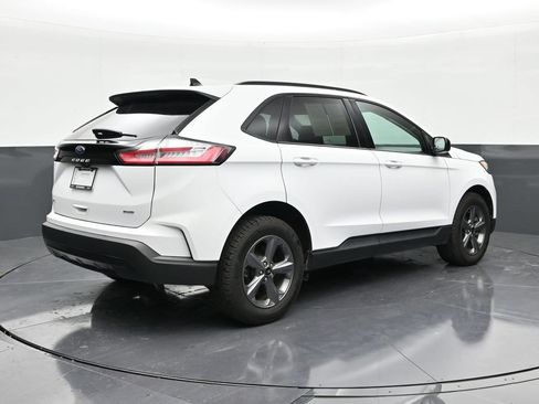 Used 2024 Ford Edge SEL w/ Sport Appearance Package AWD/4WD image 3