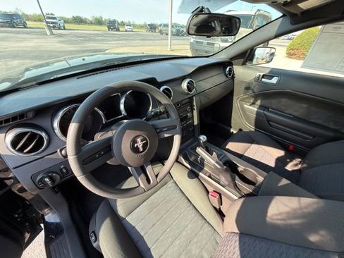 Used 2009 Ford Mustang GT RWD image 14