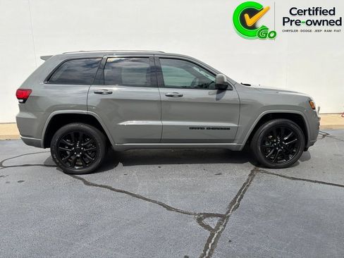 Certified 2021 Jeep Grand Cherokee Laredo X AWD/4WD image 3