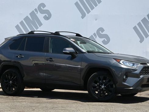 Used 2021 Toyota RAV4 XLE Premium w/ Carpet Mat Package (TMS) FWD image 3