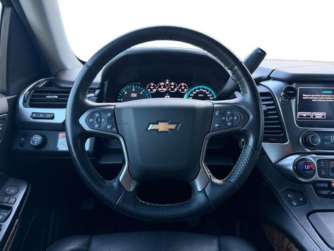 Used 2020 Chevrolet Suburban Premier image 13