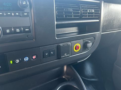 Used 2021 Chevrolet Express 2500 w/ Driver Convenience Package image 16