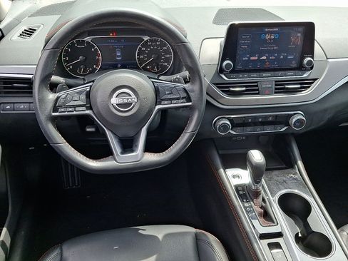 Used 2023 Nissan Altima 2.5 SR AWD/4WD image 11