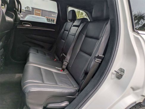 Used 2017 Jeep Grand Cherokee Limited image 17
