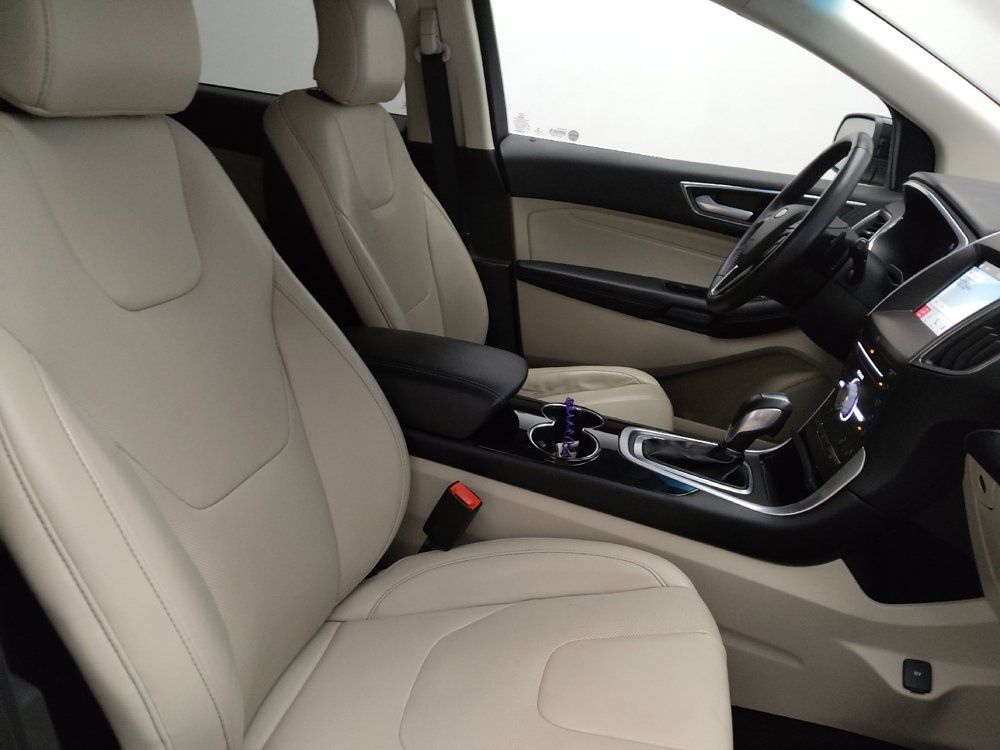 Used 2018 Ford Edge Titanium w/ Equipment Group 301A FWD image 21