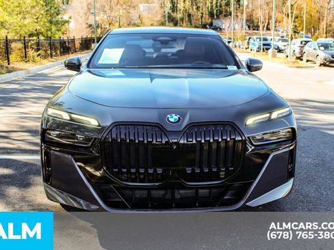 Used 2023 BMW 740i w/ Parking Assistance Package image 10