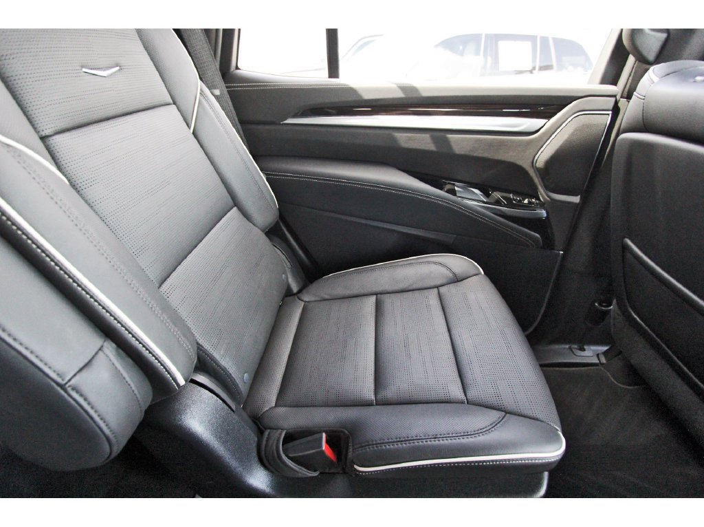 Used 2026 Cadillac Escalade Luxury AWD/4WD image 11