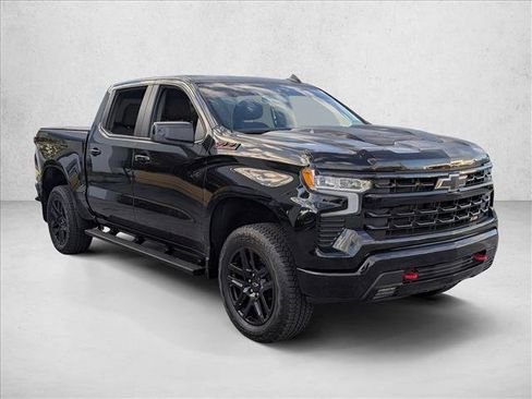 Used 2025 Chevrolet Silverado 1500 LT Trail Boss w/ Convenience Package II image 3