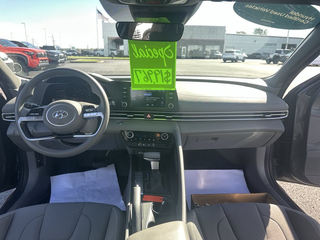 Used 2023 Hyundai Elantra SEL FWD image 10