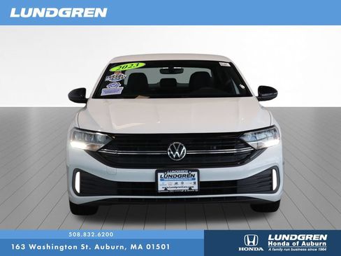 Used 2023 Volkswagen Jetta Sport FWD image 2