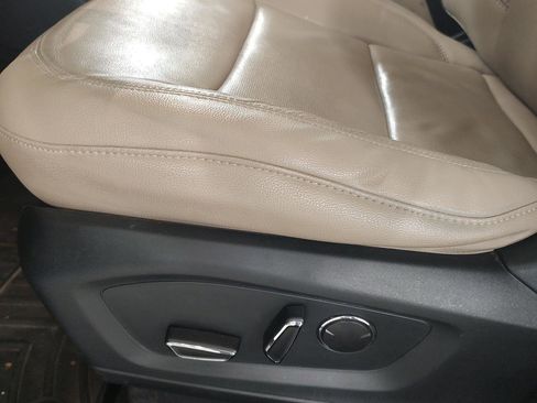 Used 2020 Ford Explorer Limited image 3