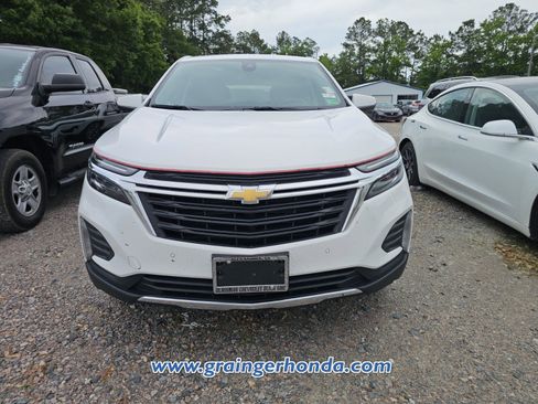 Used 2024 Chevrolet Equinox LT AWD/4WD image 3