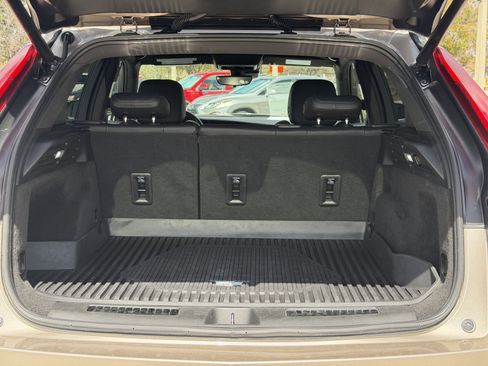 Certified 2023 Cadillac XT4 Premium Luxury w/ Enhanced Visibility Package image 10