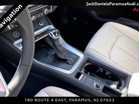 Used 2024 Audi Q3 2.0T Premium Plus image 12