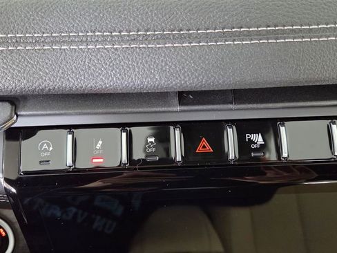 New 2025 Jeep Grand Cherokee Limited image 23