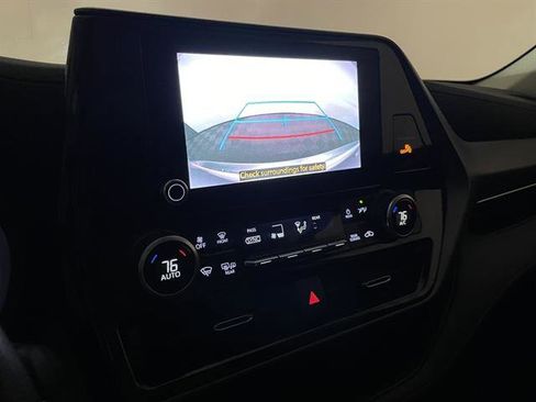 Certified 2023 Toyota Highlander L image 19