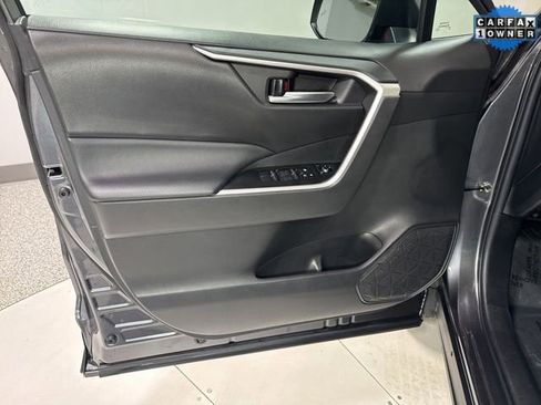 Used 2021 Toyota RAV4 XLE w/ XLE Grade Weather Package image 10