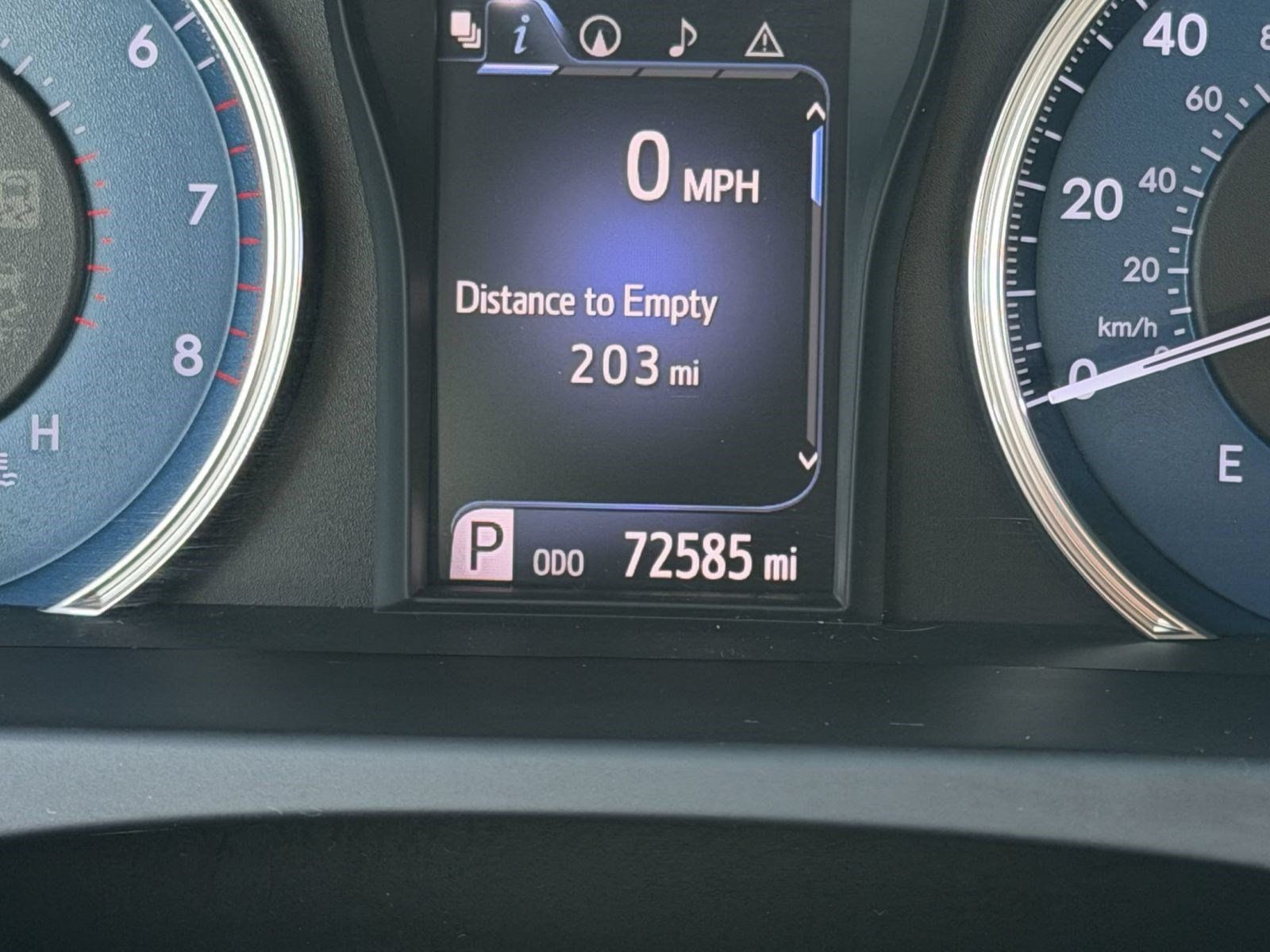 Used 2017 Toyota Camry XLE w/ Moonroof Package FWD image 24