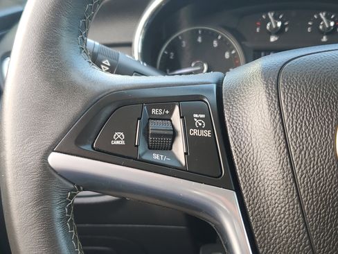 Used 2022 Buick Encore Preferred w/ Safety Package image 22