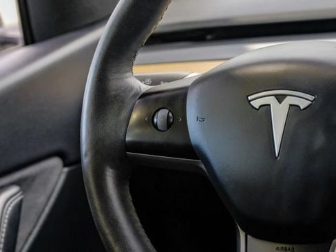 Used 2021 Tesla Model Y 2WD image 25
