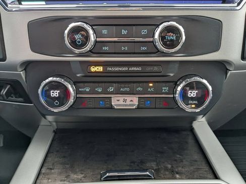 Used 2022 Ford F250 Lariat w/ Chrome Package AWD/4WD image 6