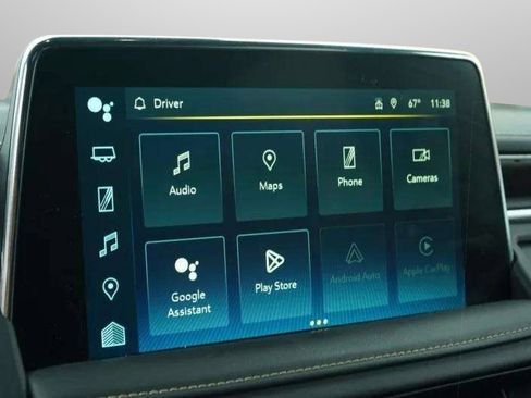 Used 2024 Chevrolet Suburban Premier image 37