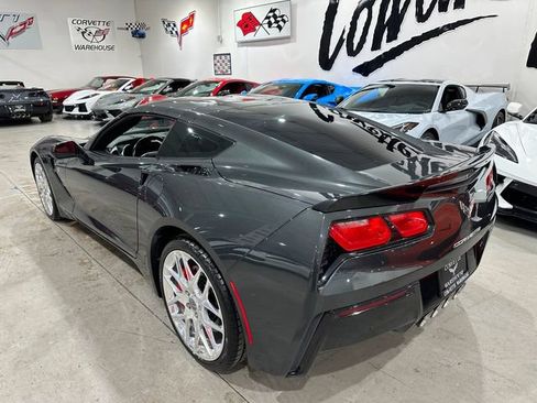 Used 2019 Chevrolet Corvette Stingray Coupe w/ 1LT RWD image 17