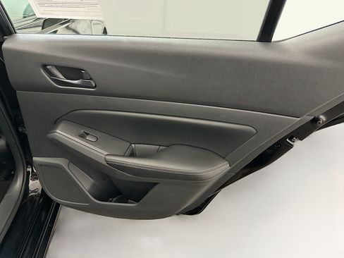 Used 2024 Nissan Altima 2.5 SV w/ SV Premium Package FWD image 32
