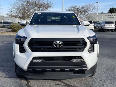 Used 2025 Toyota Tacoma SR5 image 8