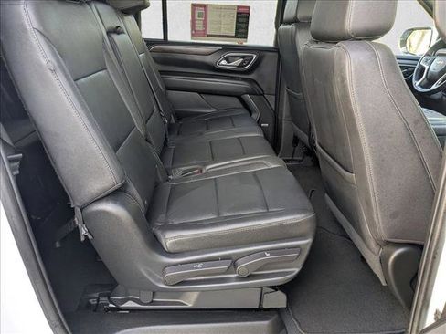 Used 2023 Chevrolet Suburban LT image 18