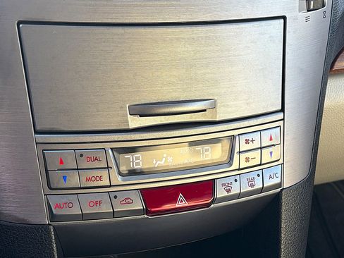 Used 2014 Subaru Outback 2.5i Limited image 22