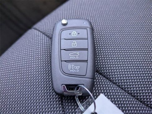 New 2026 Hyundai Elantra SE image 25