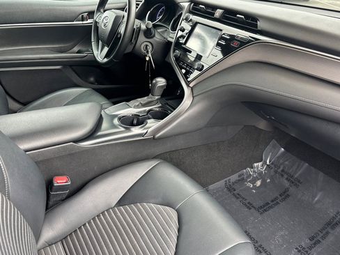 Certified 2020 Toyota Camry SE w/ Carpet Mat Package FWD image 18