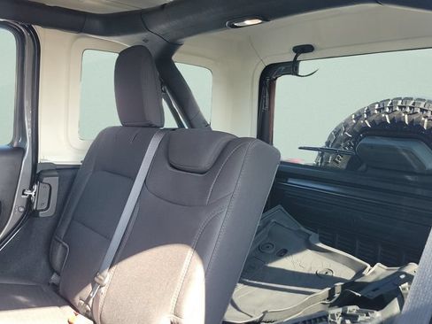 Used 2023 Jeep Wrangler Unlimited Sport AWD/4WD image 10