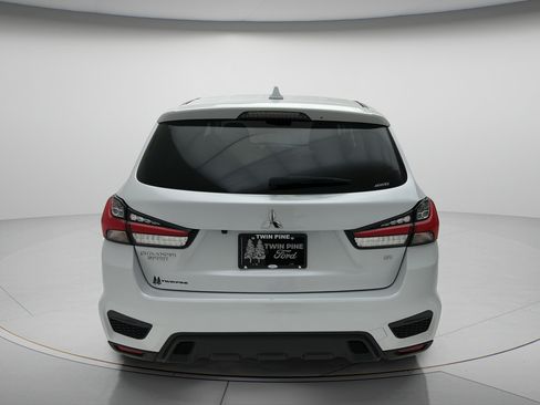 Used 2025 Mitsubishi Outlander Sport SE AWD/4WD image 4