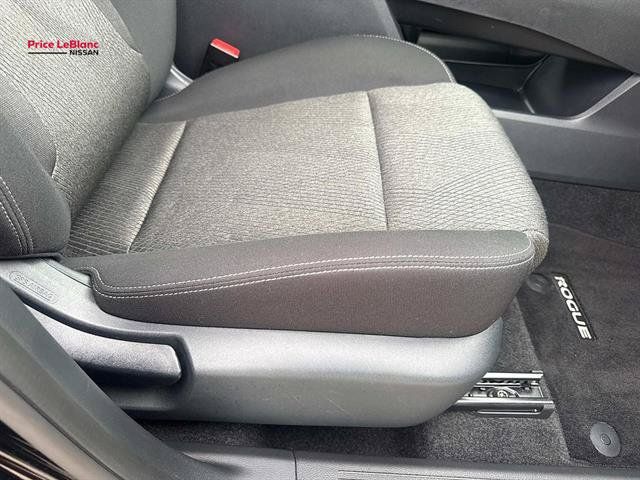 Certified 2025 Nissan Rogue SV FWD image 10